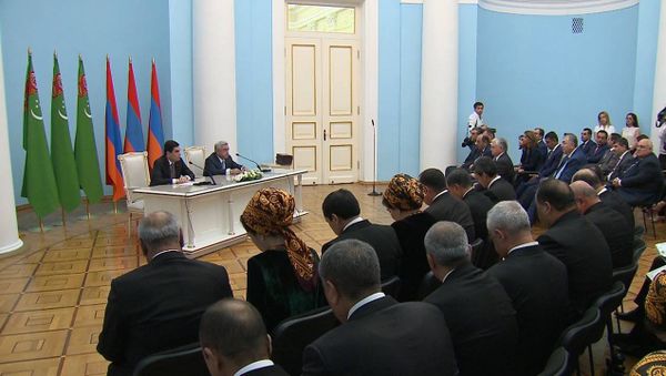 ՆԱԽԱԳԱՀԻ ՆՍՏԱՎԱՅՐՈՒՄ ՏԵՂԻ ԵՆ ՈՒՆԵՑԵԼ ՀԱՅ-ԹՈՒՐՔՄԵՆԱԿԱՆ ԲԱՐՁՐ ՄԱԿԱՐԴԱԿԻ ԲԱՆԱԿՑՈՒԹՅՈՒՆՆԵՐ - Sputnik Արմենիա