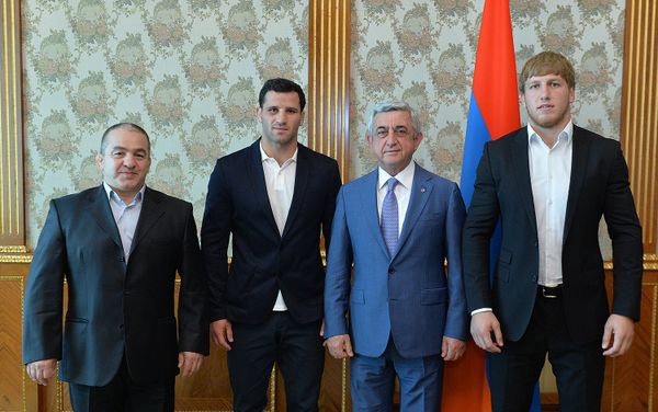 ՀՀ նախագահն ընդունել է աշխարհի չեմպիոններ Արթուր Ալեքսանյանին և Մաքսիմ Մանուկյանին - Sputnik Արմենիա