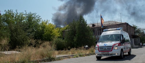 Пожар на заводе Наирит. Машина скорой помощи - Sputnik Արմենիա