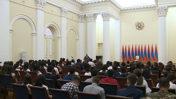 ՆԱԽԱԳԱՀԸ ՀՅՈՒՐԸՆԿԱԼԵԼ Է ԲԱՐՁՐ ԱՌԱՋԱԴԻՄՈՒԹՅՈՒՆ ՑՈՒՑԱԲԵՐԱԾ,  ՄԻՋԱԶԳԱՅԻՆ ՕԼԻՄՊԻԱԴԱՆԵՐՈՒՄ ՀԱՂԹԱԾ ԴՊՐՈՑԱԿԱՆՆԵՐԻՆ ԵՎ ԵՐԻՏԱՍԱՐԴՆԵՐԻՆ - Sputnik Արմենիա