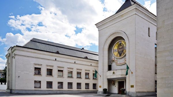 Здание Синодальной резиденции Патриарха Московского и Всея Руси в Свято-Даниловом монастыре в Москве. - Sputnik Армения