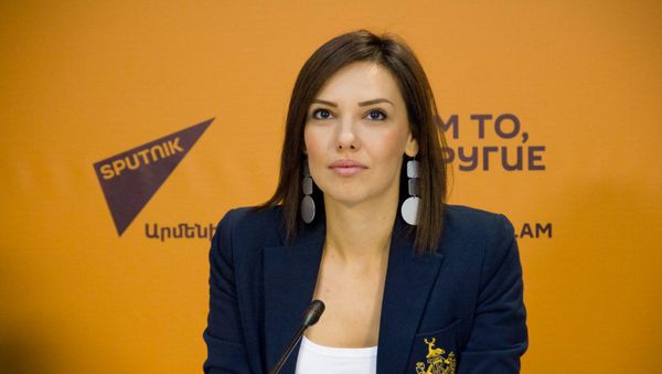 Видеомост, приуроченный к Всемирному дню красоты, Анна Демирханян - Sputnik Армения