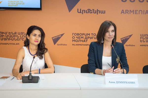 Видеомост, приуроченный к Всемирному дню красоты, Анна Демирханян - Sputnik Армения