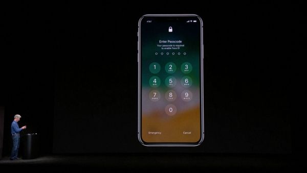 Кадры с презентации нового iPhone - Sputnik Армения