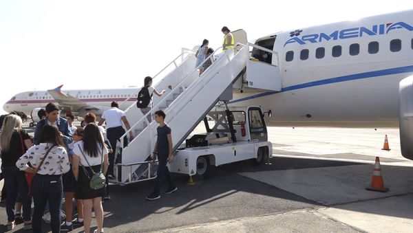 Авиакомпания Armenia организовала для школьников открытый урок - Sputnik Армения
