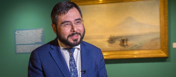 Выставка, посвященная 200-летию  мариниста Ивана Айвазовского. Директор Национальной галереи Арман Цатурян - Sputnik Արմենիա