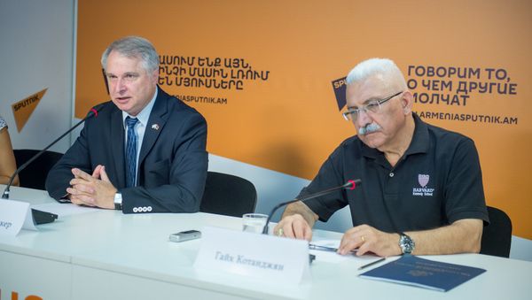 Александр Цинкер и Айк Котанджян - Sputnik Армения