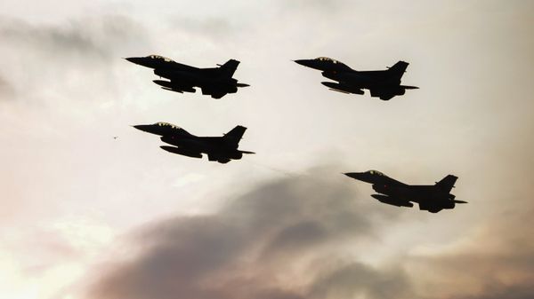 Истребители F16 турецких военно-воздушных сил, фото из архива - Sputnik Армения