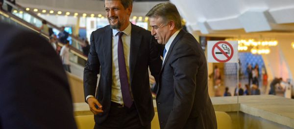 Гаро Пайлан всстретился с премьером Армении Кареном Карапетяном Гаро Пайлан всстретился с премьером Армении Кареном Карапетяном - Sputnik Армения