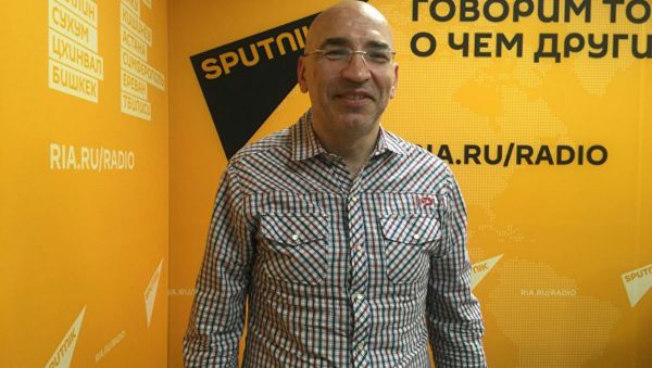 Политолог Леонид Крутаков - Sputnik Армения