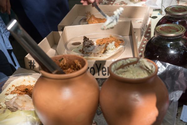 Фестиваль еды Yerevan Food Fest прошел в Английском парке Еревана - Sputnik Армения