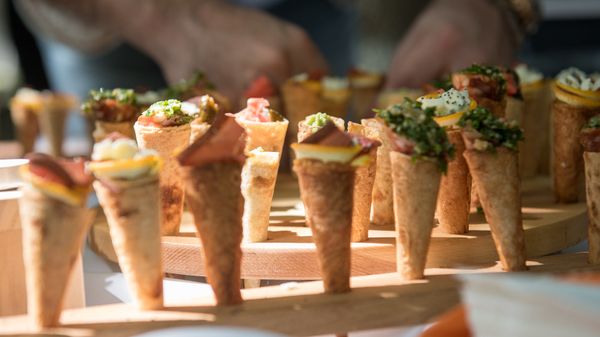 Фестиваль еды Yerevan Food Fest прошел в Английском парке Еревана Фестиваль еды Yerevan Food Fest прошел в Английском парке Еревана - Sputnik Армения