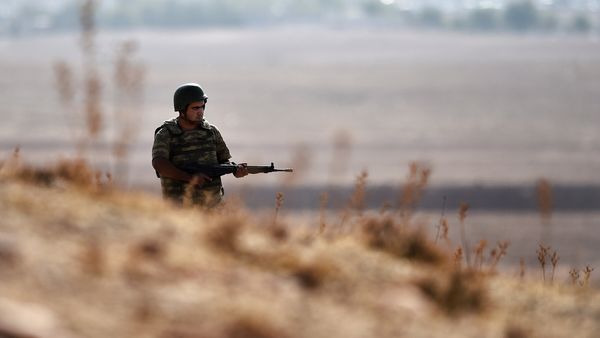 Турецкий солдат на границе - Sputnik Արմենիա