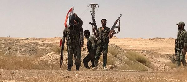 Сирийские войска прорвали кольцо окружения на главном южном въезде в Дейр-эз-Зор Сирийские войска прорвали кольцо окружения на главном южном въезде в Дейр-эз-Зор - Sputnik Армения