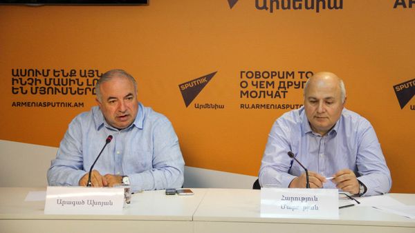 Арагац Ахояни и Арутюн Марутян - Sputnik Армения