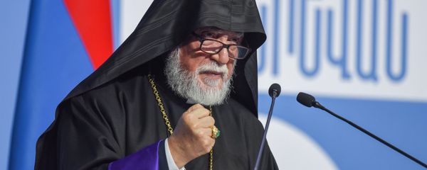 Католикос Киликийский Арам I на форуме Армения-Диаспора Католикос Киликийский Арам I на форуме Армения-Диаспора - Sputnik Армения