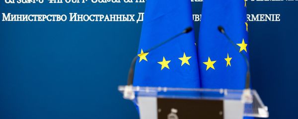 Флаги ЕС в МИД Армении - Sputnik Արմենիա