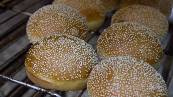 Французский хлеб армянской выпечки в Арзни Французский хлеб армянской выпечки в Арзни - Sputnik Армения