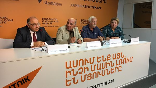 Гагик Манучарян, Карен Манвелян, Мамикон Гасабян и Нарине Киракосян. П/к на тему: Охота на исчезающие виды животных - Sputnik Արմենիա