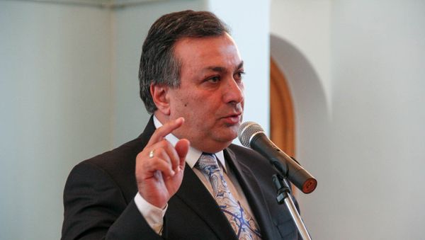 Возвращение личной мебели Арама Хачатряна в Армению и в дар дому-музею композитора. Армен Амирян - Sputnik Արմենիա