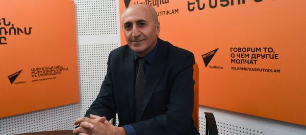 Атом Маргарян в гостях у радио Sputnik Армения - Sputnik Արմենիա