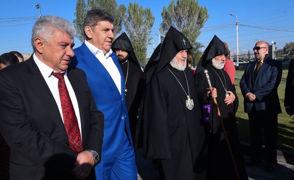 Освящение храма Русской Православной Церкви во имя Воздвижения Животворящего Креста Господня в Ереване - Sputnik Армения