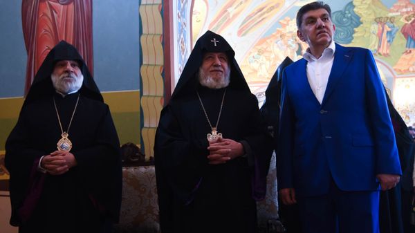 Освящение храма Русской Православной Церкви во имя Воздвижения Животворящего Креста Господня в Ереване - Sputnik Армения
