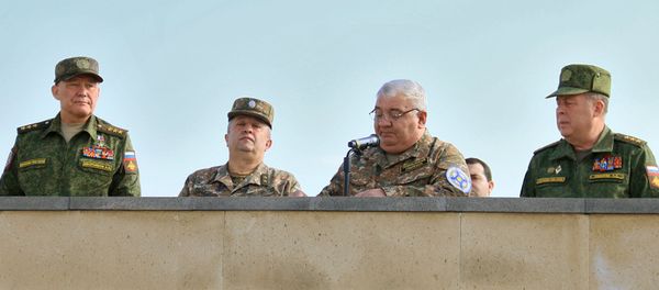 Учения ОДКБ Взаимодействие в Армении. Александр Дворников, Акоп Мовсесян и Юрий Хачатуров Учения ОДКБ Взаимодействие в Армении. Александр Дворников, Акоп Мовсесян и Юрий Хачатуров - Sputnik Армения