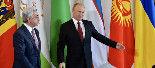 Владимир Путин и Серж Саргсян на заседании Совета глав государств СНГ - Sputnik Արմենիա