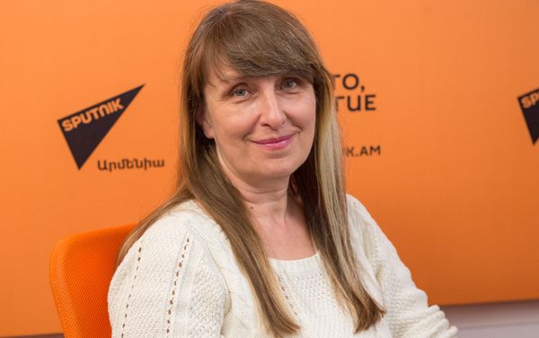 Наташа Барон в гостях у радио Sputnik Армения Наташа Барон в гостях у радио Sputnik Армения - Sputnik Армения