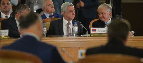 Серж Саргсян и Эдвард Налбандян Серж Саргсян и Эдвард Налбандян - Sputnik Армения