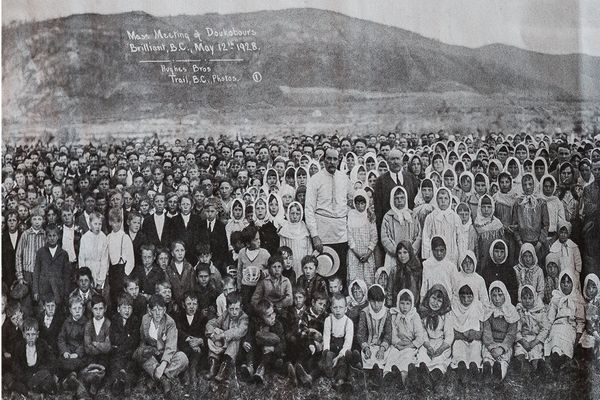 Архивный снимок 1928 года из домашнего архива Батуриных: духоборцы в Канаде Архивный снимок 1928 года из домашнего архива Батуриных: духоборцы в Канаде - Sputnik Армения