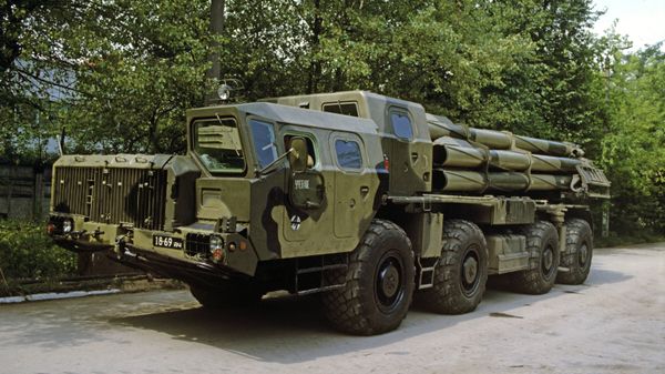 Реактивная система залпового огня Смерч - Sputnik Армения
