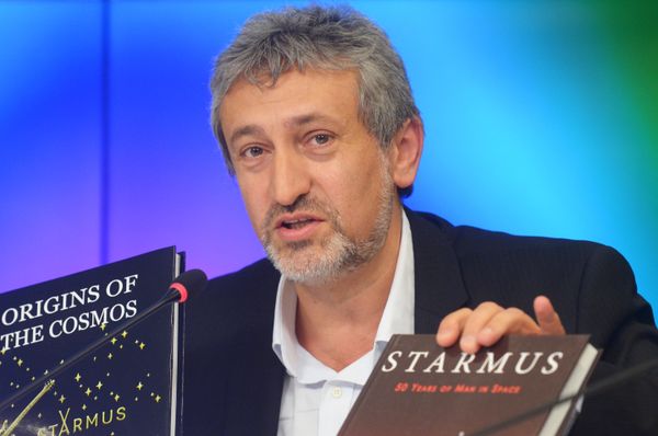Ханс Зиммер и Брайан Мэй готовы, ждут Маска - как армянин пытается спасти туризм Армении Ханс Зиммер и Брайан Мэй готовы, ждут Маска - как армянин пытается спасти туризм Армении - Sputnik Армения
