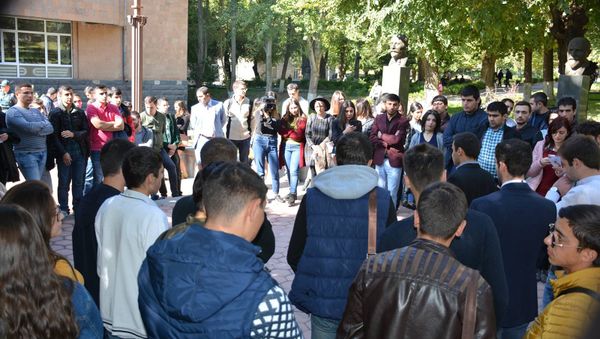 Акция протеста студентов армянских вузов против решения МО РА - Sputnik Արմենիա