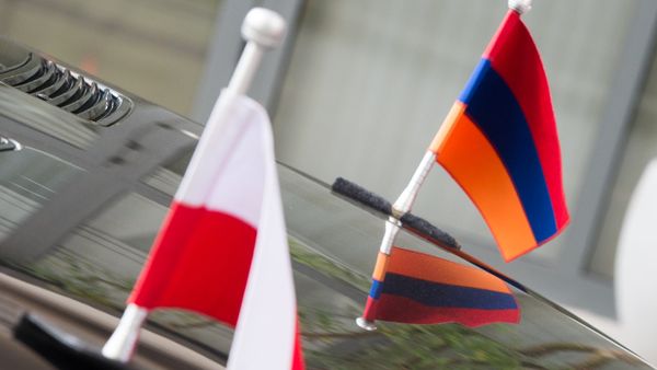 Флаги Армении и Польши - Sputnik Армения