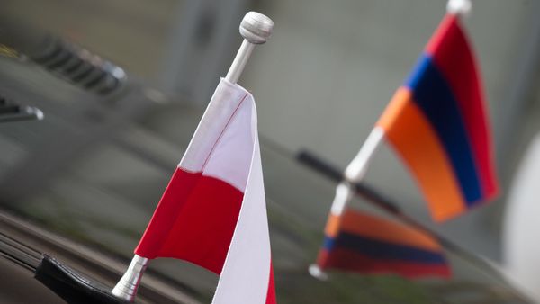 Флаги Армении и Польши - Sputnik Армения