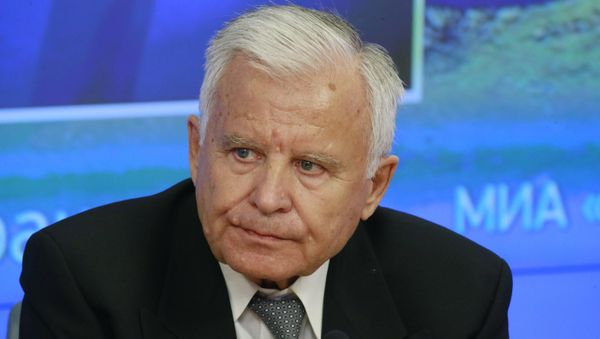 Заслуженный пилот СССР Олег Смирнов Заслуженный пилот СССР Олег Смирнов - Sputnik Армения
