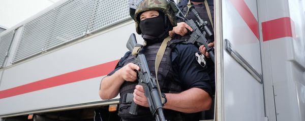 Сотрудники ОМОНа Главного управления Росгвардии по Краснодарскому краю Сотрудники ОМОНа Главного управления Росгвардии по Краснодарскому краю - Sputnik Армения