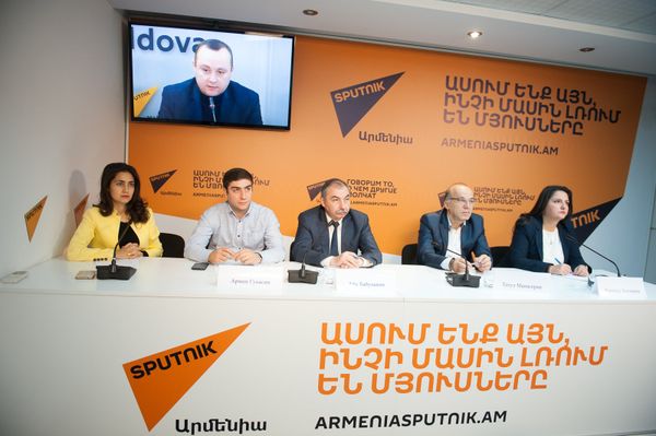 Арман Гукасян, Айк Бабуханян, Татул Манасерян и Цовинар Костанян - Sputnik Армения
