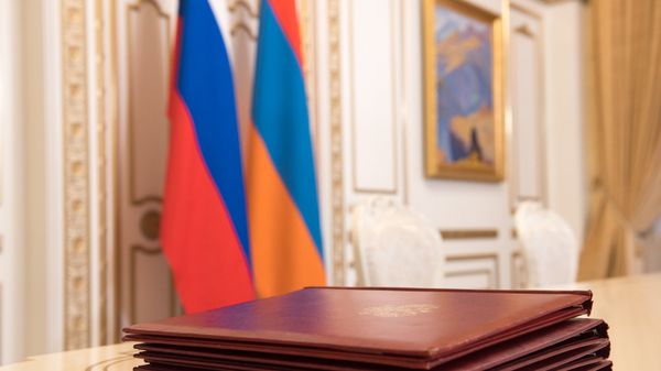 Флаги Армении и России - Sputnik Армения