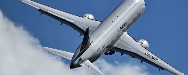 Самолет Sukhoi Superjet 100 Самолет Sukhoi Superjet 100 - Sputnik Армения