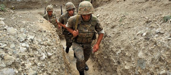 Армянские военнослужащие на позициях Армянские военнослужащие на позициях - Sputnik Армения