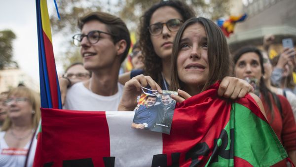 Акция у здания парламента Каталонии в поддержку провозглашения независимости - Sputnik Армения