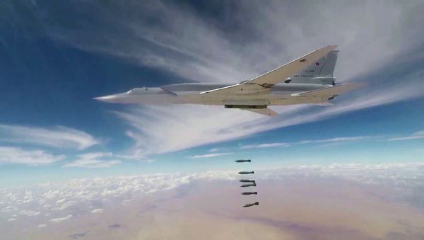Авиаудары бомбардировщиками Ту-22М3 ВКС РФ по объектам террористов в провинции Дейр-эз-Зор - Sputnik Армения