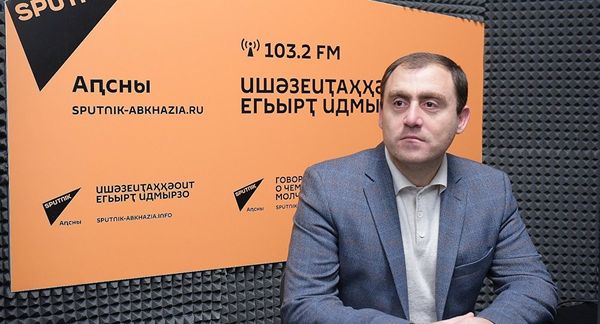 Кризис и предпочтения армян: вице-спикер Левон Галустян рассказал о ситуации в Абхазии - Sputnik Армения