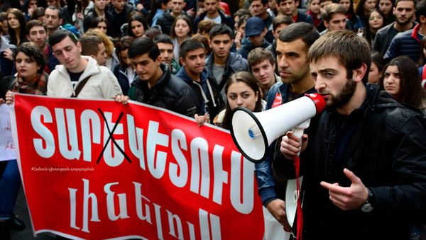 Студенты протестуют против решения о прекращении отсрочки - Sputnik Армения