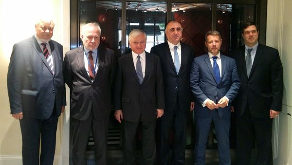 Эдвард Налбандян и Эльмар Мамедъяров с сопредседателями МГ ОБСЕ - Sputnik Армения
