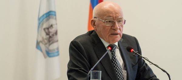 Встреча с кардиохирургом Лео Бокерия Встреча с кардиохирургом Лео Бокерия - Sputnik Армения