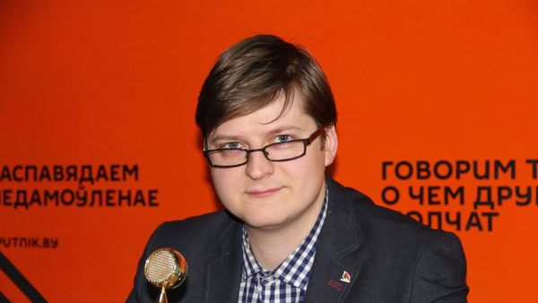 Политолог Петр Петровский - Sputnik Армения